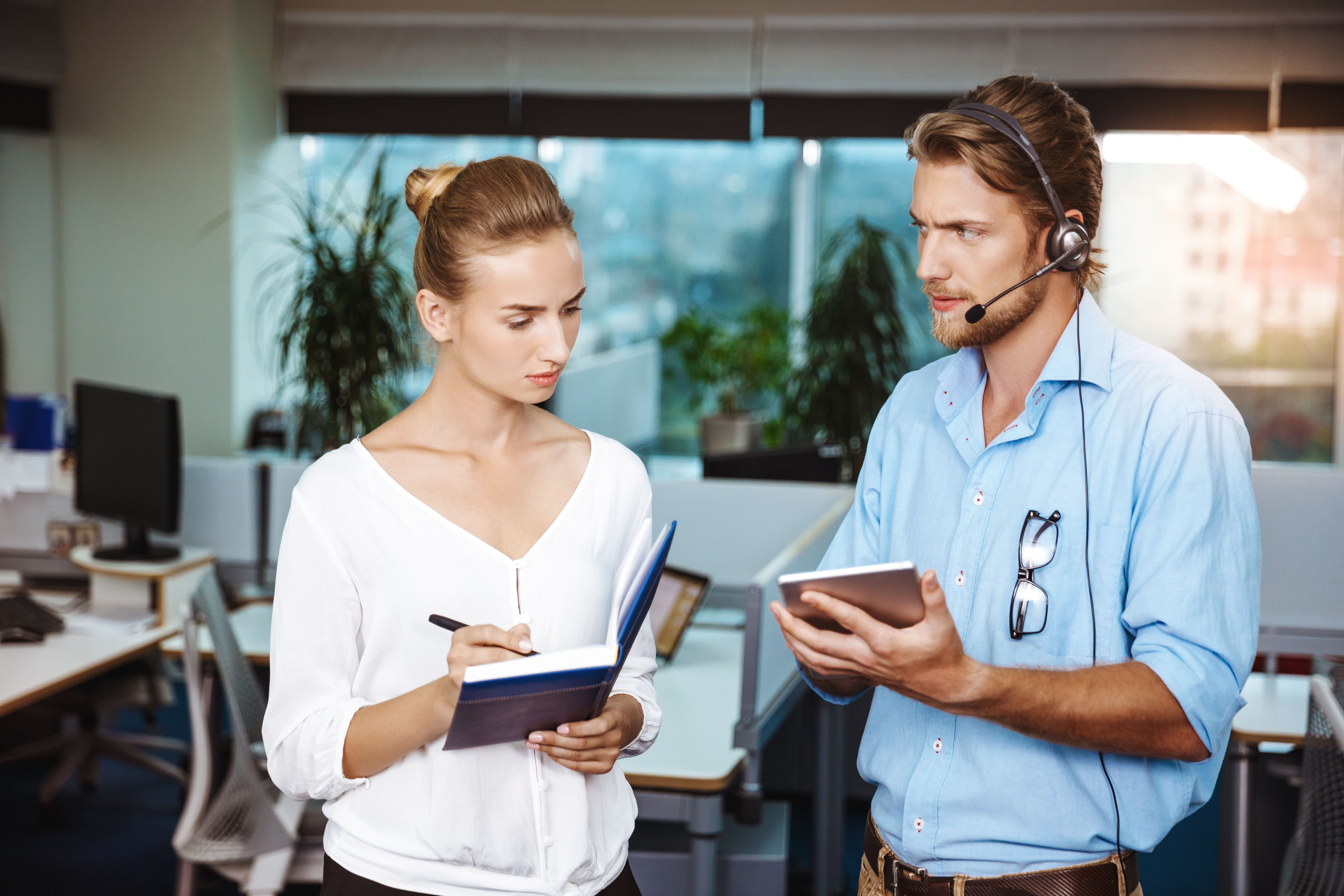 Outsourcing Customer Service: Benefits, Drawbacks, and Expert Tips
