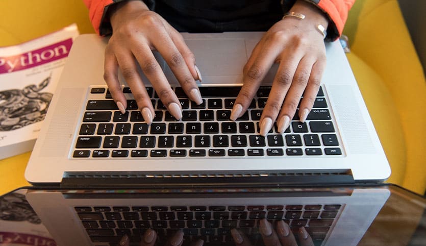 Who Will Provide a Hassle-free Operation, a Fulllancer or a Freelancer?